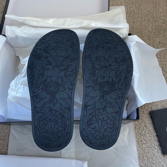 Versace Women Medusa Slides size 36 - Picture 4 of 11